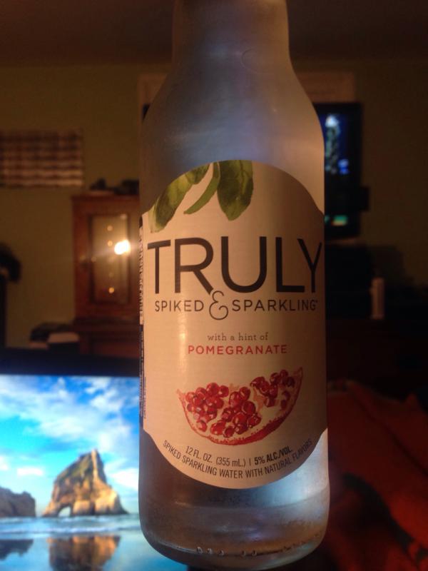 Truly Spiked & Sparkling Pomegranate 