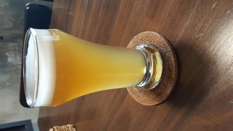 Hideji Harukasumi Fruit Weizen (Spring Mist)